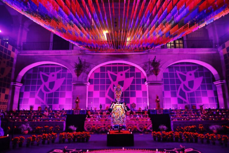 El arte y la tradición iluminan la Ofrenda Monumental 2025 en el Palacio de Gobierno del Edoméx