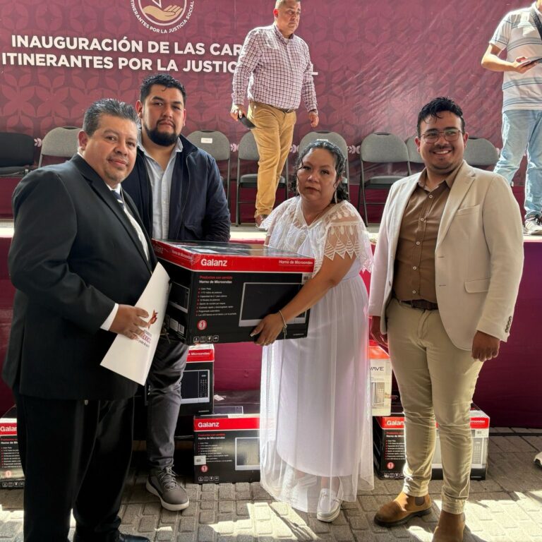 Caravanas Itinerantes acercan justicia social a comunidades de Naucalpan y registran 165 bodas