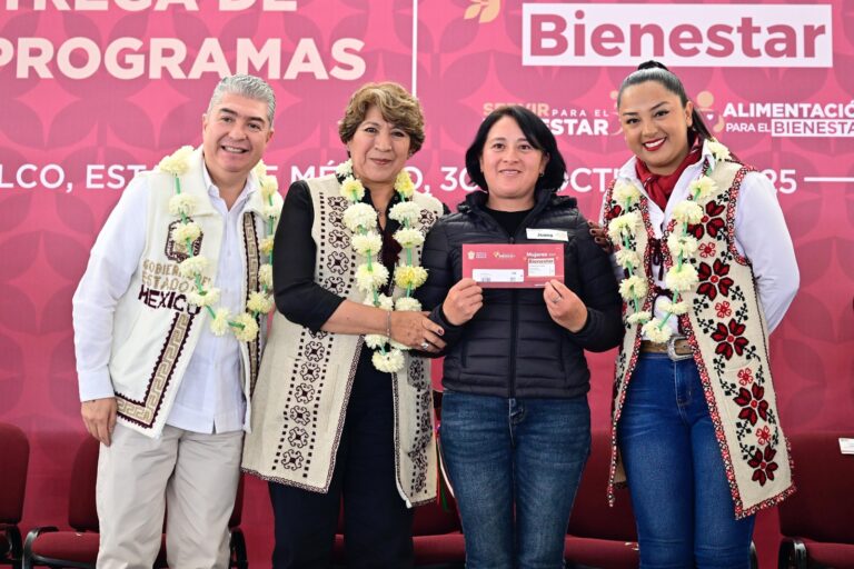 Gobernadora Delfina Gómez entrega apoyo económico y despensas a más de tres mil mujeres en EdoMéx