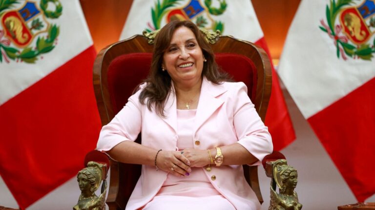 Dina Boluarte es destituida por el Congreso de Perú tras declararla “incapaz moralmente”