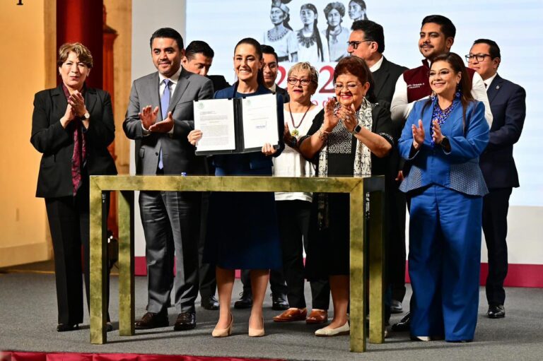 Delfina Gómez atiende a 21 mil familias y rehabilita 100% de calles en Nezahualcóyotl