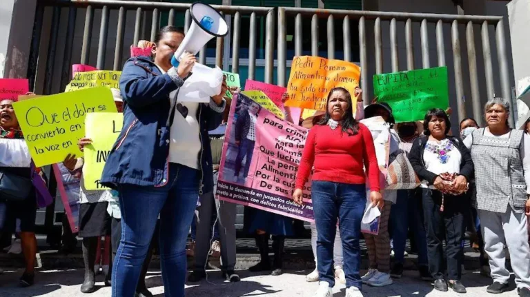 Confirman sentencia de 50 años a mujer otomí de Temoaya; familia exige justicia