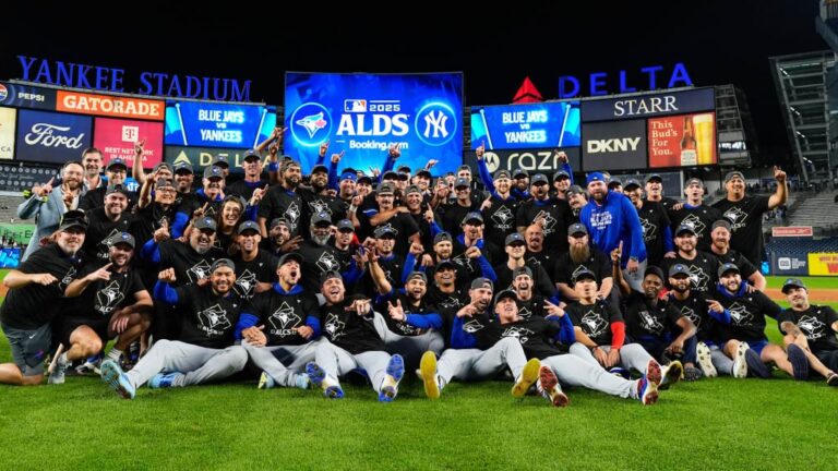 Toronto despacha a Yankees y jugará su primera serie por el título desde 2016