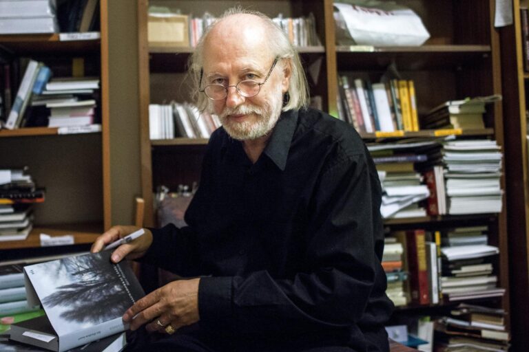 Impacto en Letras: Krasznahorkai conquista el Nobel 2025