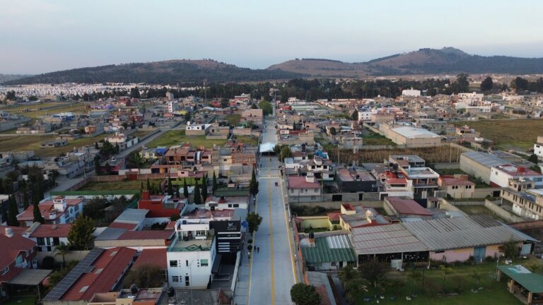 Entrega Manuel Vilchis la rehabilitación de la Av. Aztecas y fortalece la movilidad en Zinacantepec