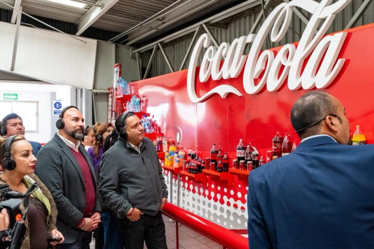 Coca-Cola FEMSA invierte 300 mdp en Toluca para fortalecer producción con planta de CO₂