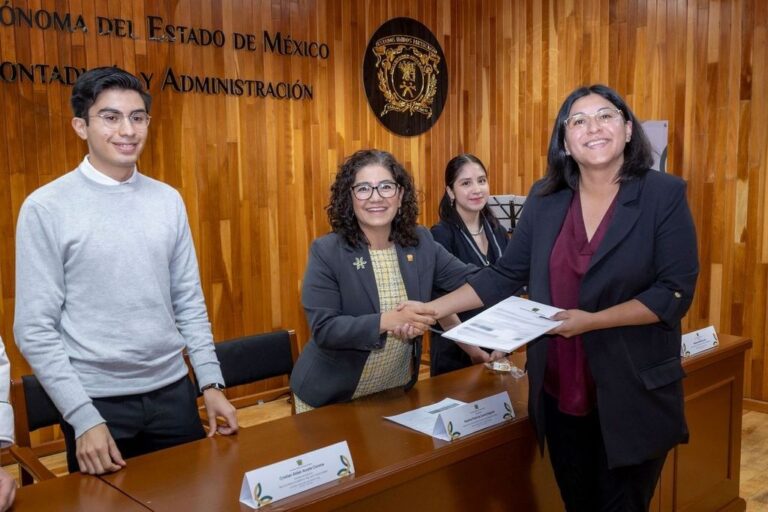 Rectora Paty Zarza entrega más de 18 mil becas y apoyos a estudiantes de la UAEMéx en otoño 2025