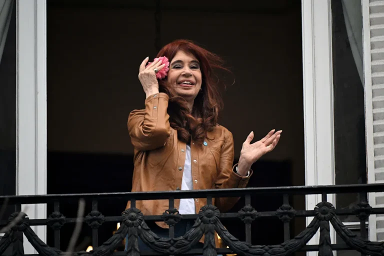 Argentina ordena confiscar bienes millonarios a Cristina Fernández por caso Vialidad