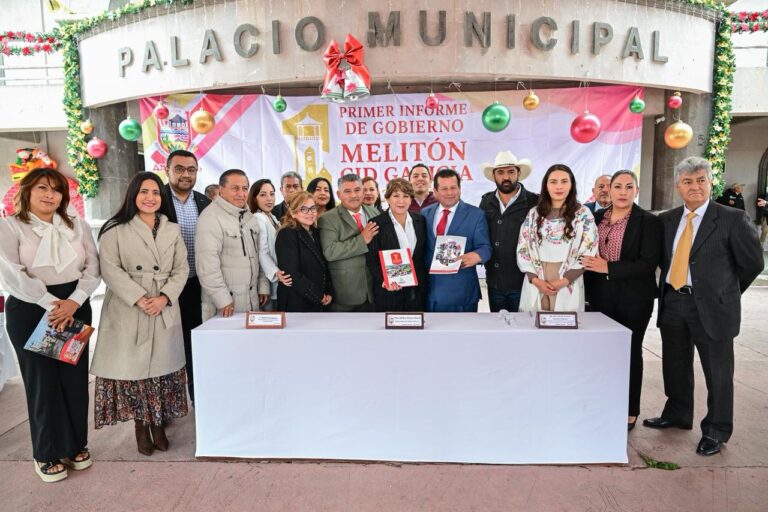 Fortalecen apoyo a mujeres y estudiantes durante informe municipal en Axapusco