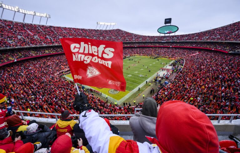 Chiefs evalúan mudarse a Kansas y construir nuevo estadio cubierto de la NFL