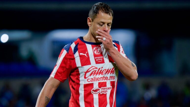 Chivas confirma la salida de Javier Hernández tras una etapa llena de altibajos