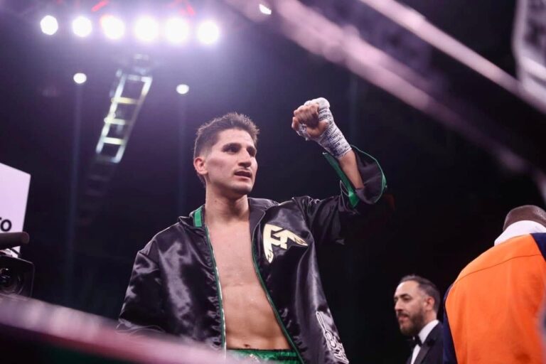 Marco Verde cierra 2025 invicto con triunfo ante Igbokwe en Mazatlán