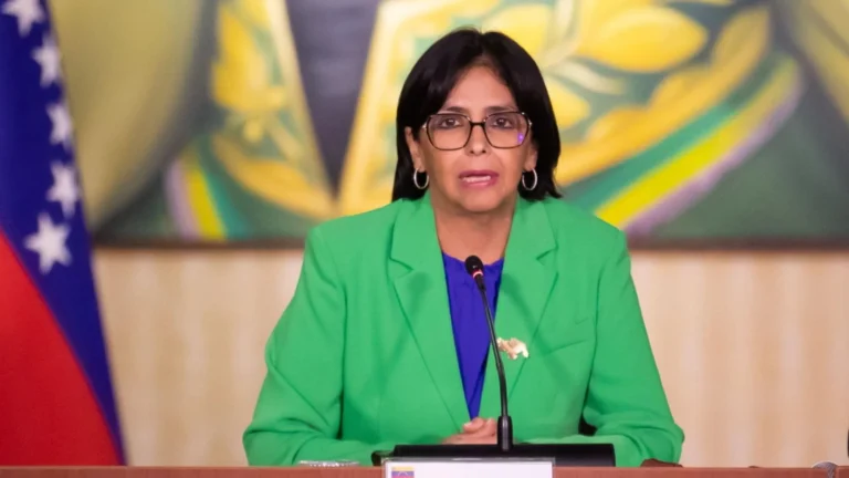 Delcy Rodríguez asume presidencia encargada de Venezuela tras captura de Maduro