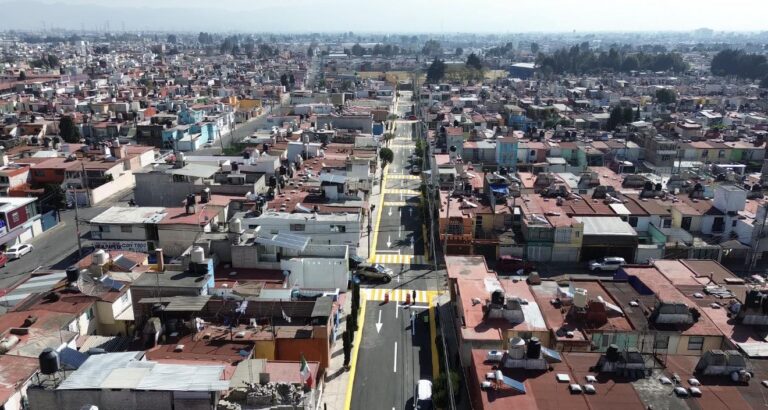 Reencarpetan calle en Izcalli Cuauhtémoc V y benefician a más de mil vecinos en Metepec