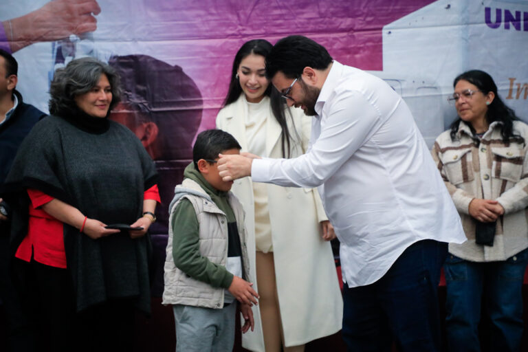 Naucalpan entrega más de 2 mil lentes gratuitos en jornadas de salud visual comunitaria