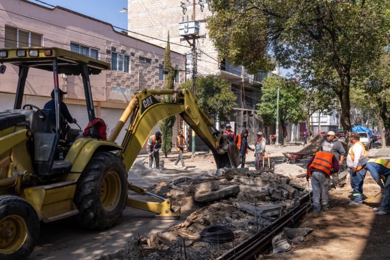 Ricardo Moreno supervisa rehabilitación de calle Humboldt y acelera transformación vial en Toluca