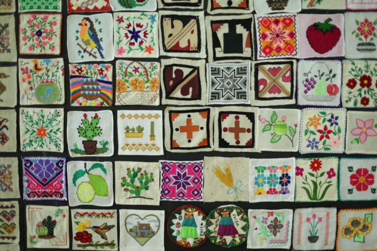 EdoMéx aporta 145 textiles artesanales al Récord Guinness de bordados más grande del mundo