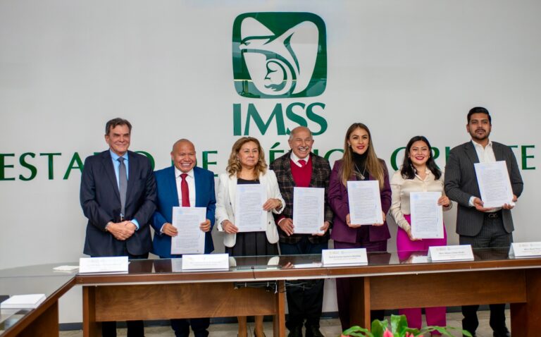 IMSS construirá tres centros infantiles en oriente del Edoméx tras firma de escrituras