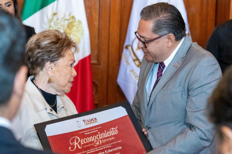 Ricardo Moreno reconoce legado de Yolanda Sentíes, primera alcaldesa de Toluca