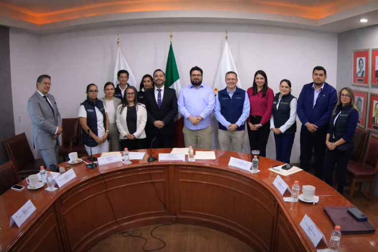 Isaac Montoya firma convenio con IMSS Bienestar para ampliar salud en Naucalpan