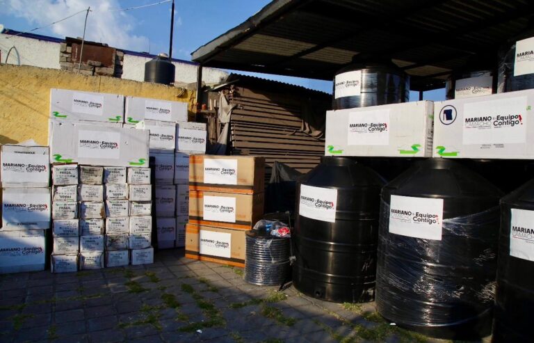 Entregan calentadores solares y tinacos para el desarrollo social en Metepec