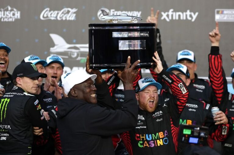 Tyler Reddick se impone en Daytona y logra victoria clave en NASCAR