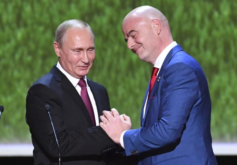 Infantino propone levantar veto a Rusia y rechaza sanciones políticas