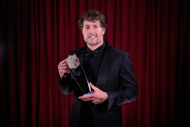 Matthew Stafford es elegido MVP de la NFL tras histórica temporada con Rams