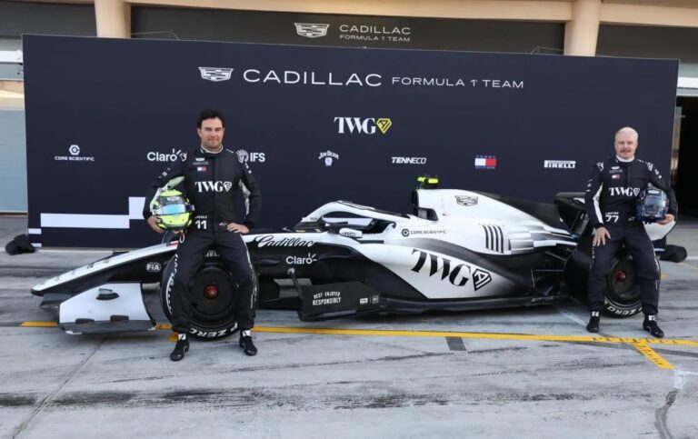 Checo Pérez debuta con Cadillac y finaliza 14 en Bahréin