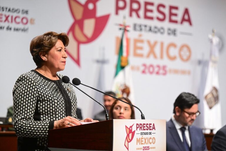 Entregan Presea en el 202 aniversario del Estado de México 
