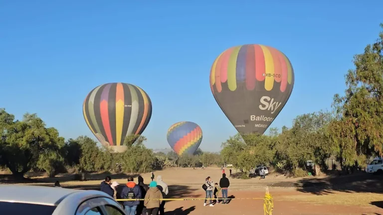 Cancelan vuelos en globo en Teotihuacán por fuertes vientos que superaron los 20 nudos