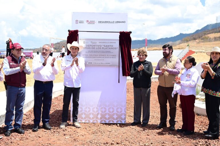 Entrega Delfina Gómez rehabilitación del Deportivo Santo Tomás de los Plátanos; beneficia a más de 9 mil personas