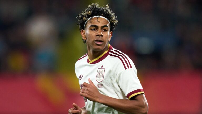 Lamine Yamal condena cánticos islamófobos en partido amistoso