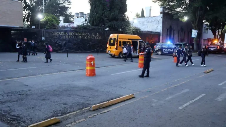 Regreso a clases en Toluca activó operativo vial y de seguridad ante tráfico intenso
